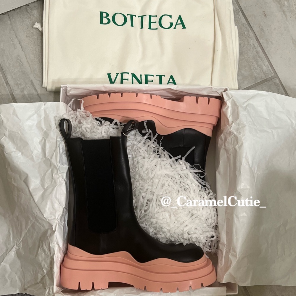 ❌❌SOLD Bottega Veneta Tire Chelsea Boot